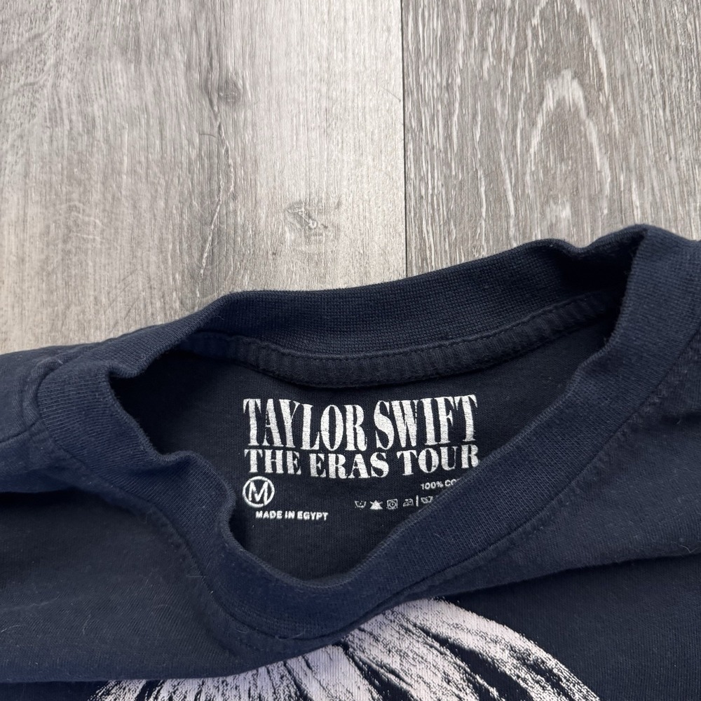 Taylor Swift The Eras Tour Long Sleeve Black Photo Tee Size Medium - Picture 4 of 8
